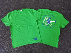 Grüne T-Shirts im Siebdruck