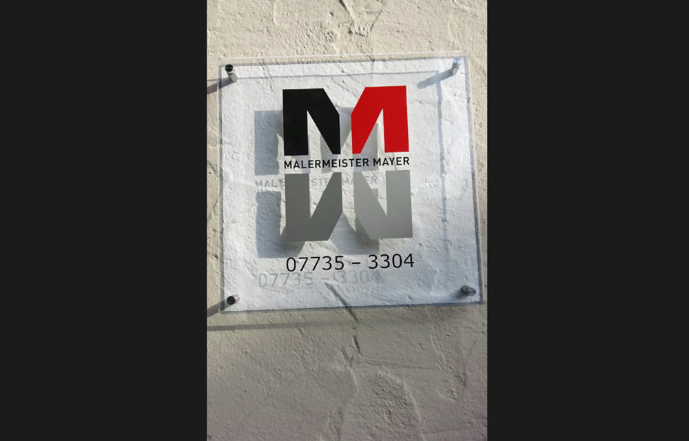 Plexiglas-Schild für die Firma Malermeister Mayer